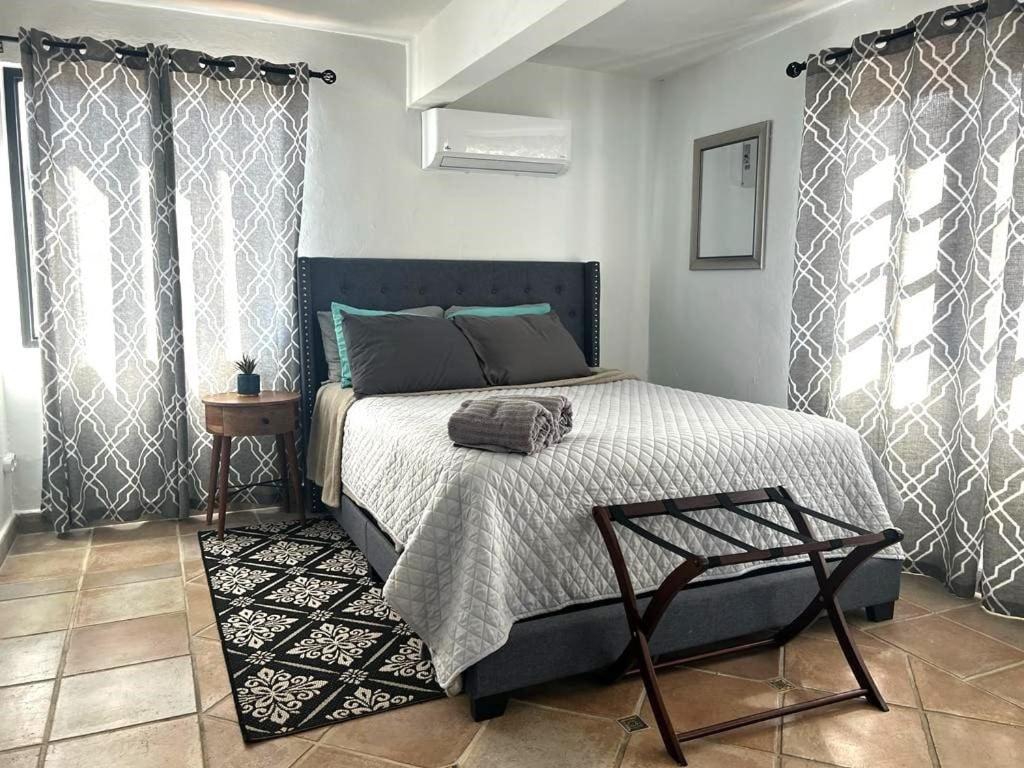 4 Bedroom Kikita Beach Villa Oceanfront W Pool Dorado Exteriör bild