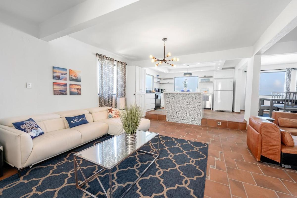 4 Bedroom Kikita Beach Villa Oceanfront W Pool Dorado Exteriör bild